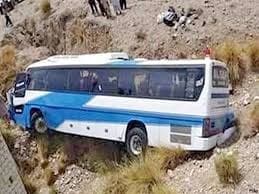 راولپنڈی جانے والی بس کھائی میں گرگئی