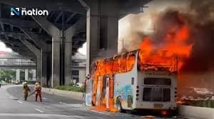 اسکول بس میں آگ لگنے سے 23 افراد جھلس کر ہلاک