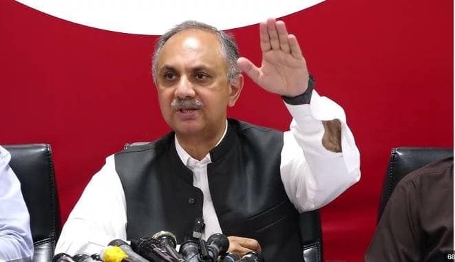 پاکستان میں اس وقت آئین پر عمل نہیں کیا جا رہا: عمر ایوب