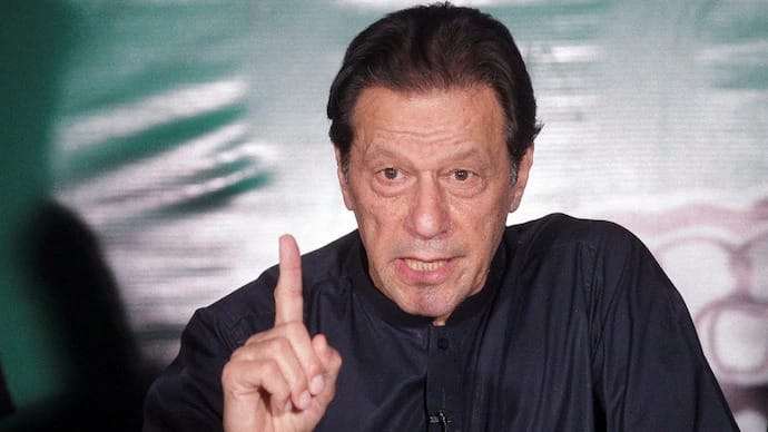 عمران خان کا چیف الیکشن کمشنر کے خلاف آرٹیکل 6 کے تحت کارروائی کا مطالبہ