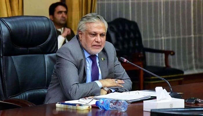نائب وزیراعظم اسحاق ڈار ایرانی صدر کی تقریب حلف برداری میں شرکت کیلئے تہران پہنچ گئے