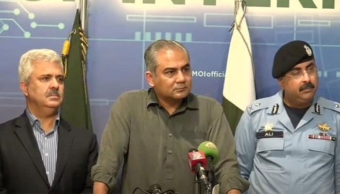 دھمکیاں دیں اور بات چیت بھی کریں ایسا ممکن نہیں، محسن نقوی