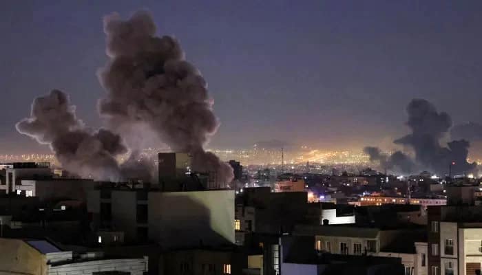 امریکی افواج کے رات گئے ایران کے مختلف علاقوں میں فضائی حملے