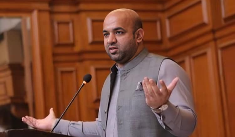 طلبا کو دبئی کی سیر کرانے کا اعلان؛ وزیر تعلیم رانا سکندر حیات