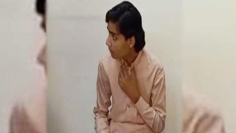 17 سالہ لڑکی سرجری کے بعد لڑکا بن گیا