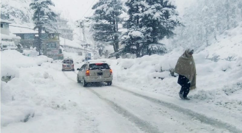 موسمِ سرما کی پہلی برفباری