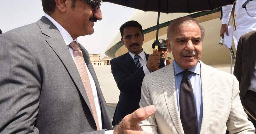 وزیراعظم شہباز شریف کا دورہ کراچی، مزار قائد پر حاضری