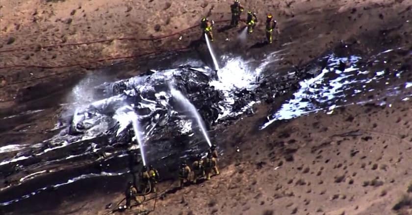 امریکی جنگی طیارہ گر کر تباہ