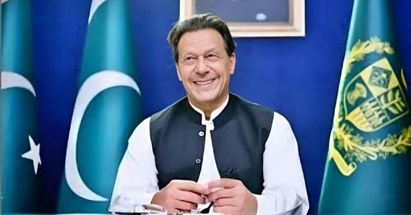 عمران خان کے خلاف ٹیریان کیس ناقابل سماعت قرار