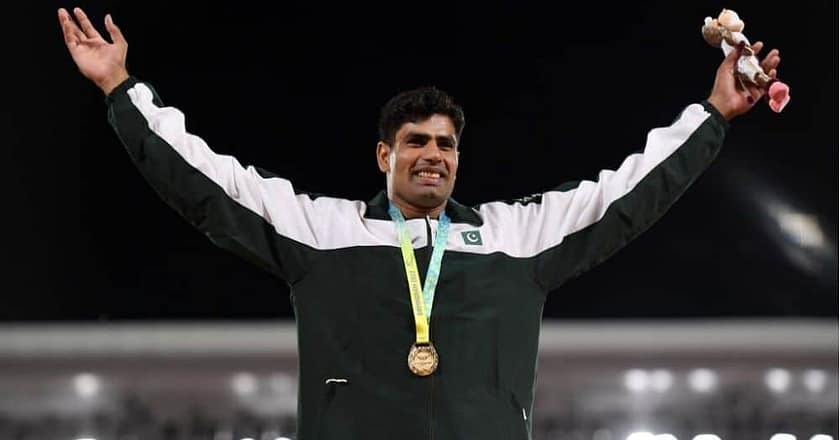 ارشد ندیم پر ”قسمت کی دیوی”مہربان،نوٹوں کی برسات