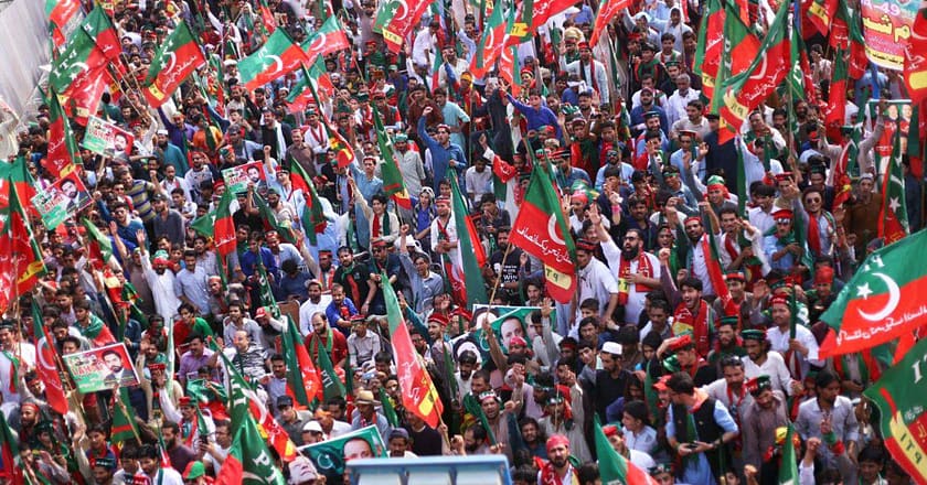 پی ٹی آئی کیخلاف قانونی کارروائی کا امکان