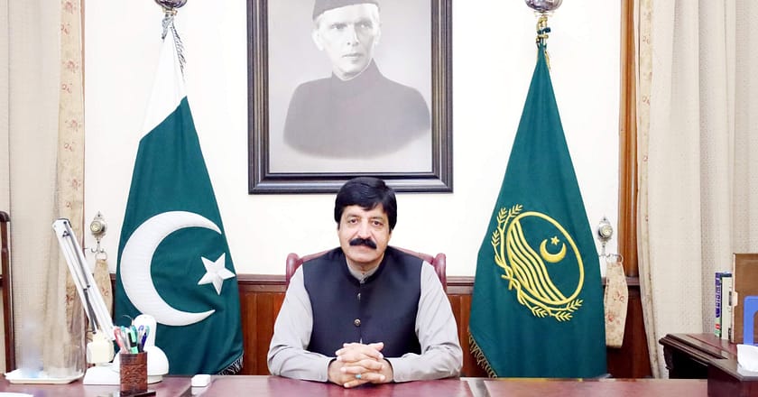 وزیراعظم ہوش کے ناخن لیں، سپریم کورٹ میں میرٹ پر چیف جسٹس بنتا ہے تو بننے دیں، گورنر پنجاب