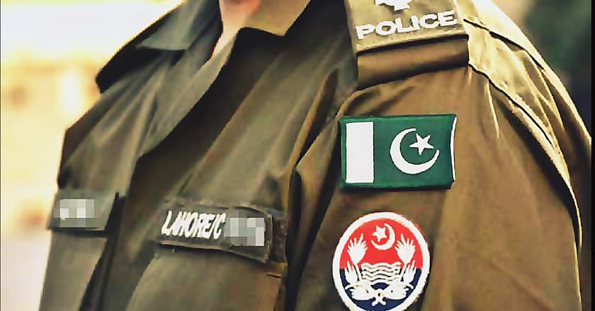 .پولیس کرپشن میں ”ڈوب”گئی،لیڈی ہیڈ محرر سمیت 4 اہلکار معطل