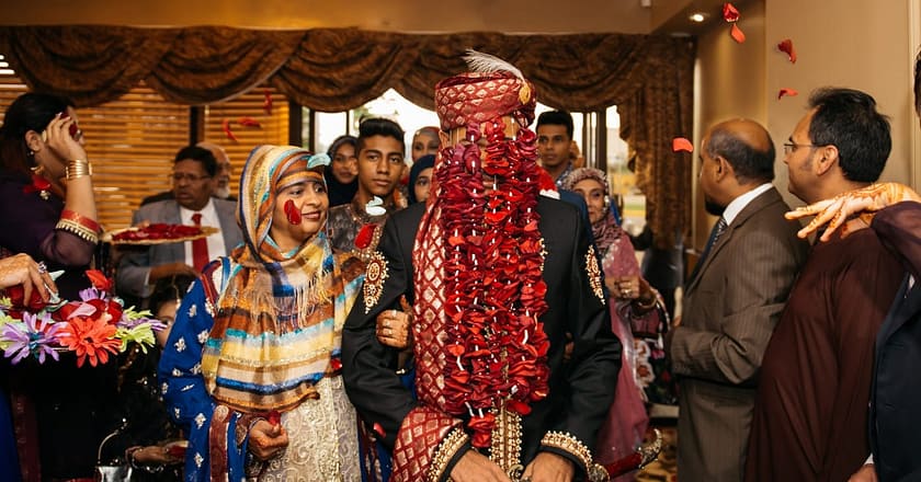 بارات پر پابندی عائد