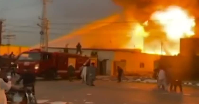 ٹشو اور ڈائپرز بنانے والی فیکٹری میں آگ بھڑک اٹھی:پشاور