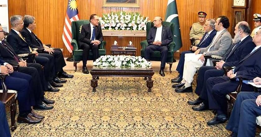 صدر مملکت زرداری کی ملائیشین وزیراعظم انور ابراہیم سے ملاقات، نشان پاکستان سے نوازا