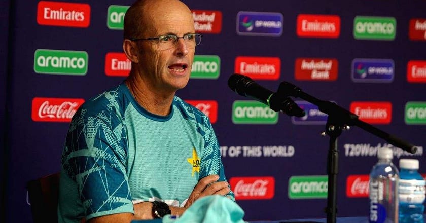 قومی کرکٹ ٹیم کے ہیڈ کوچ گیری کرسٹن کے پی سی بی سے اختلافات