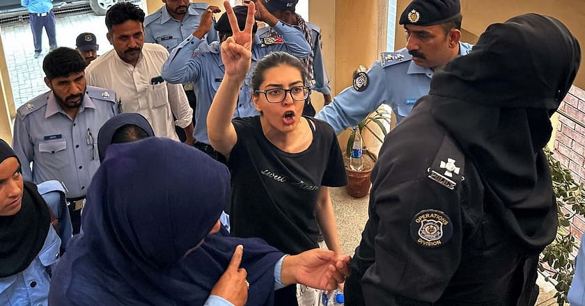 وکیل ایمان مزاری شوہر سمیت گرفتار