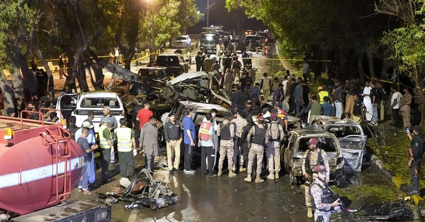 کراچی ایئرپورٹ کے قریب دھماکے میں دو چینی باشندے ہلاک اور دیگر زخمی