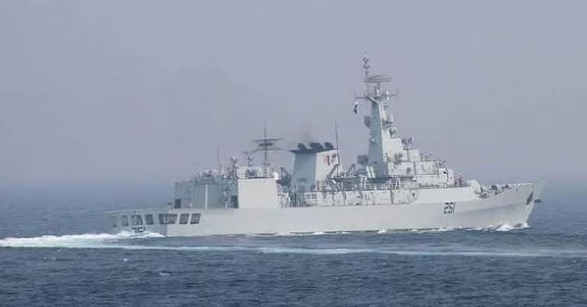 پاک بحریہ کے جہاز پی این ایس ذوالفقار نے 23 ایرانی ماہی گیروں کو بچالیا