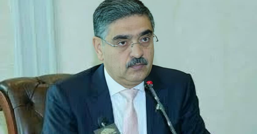 لوگوں کے گریبانوں میں ہاتھ ڈالنا آزادیٔ اظہارِ رائے نہیں ہے، انوار الحق کاکڑ