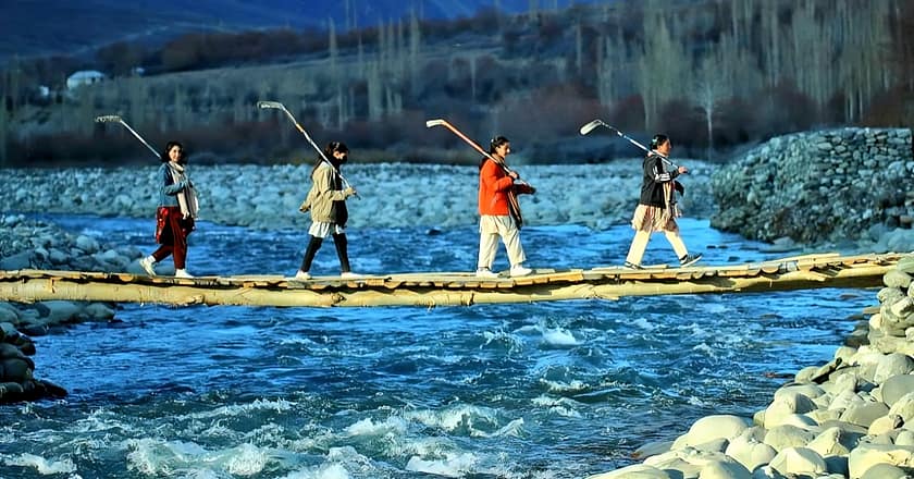 چترال: بلند ترین شندور گراؤنڈ پر آئس اسپورٹس کا آغاز