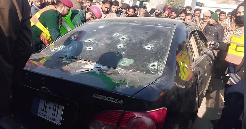 سرگودھا میں کار پر فائرنگ سے 4 افراد جاں بحق، 11 راہ گیر زخمی