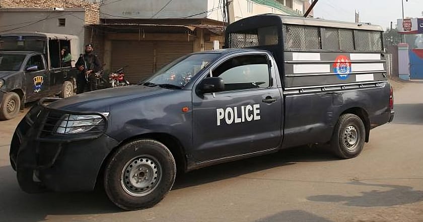 بہاولپور: مبینہ پولیس مقابلے میں 2 ڈاکو اپنے ہی ساتھیوں کی فائرنگ سے ہلاک