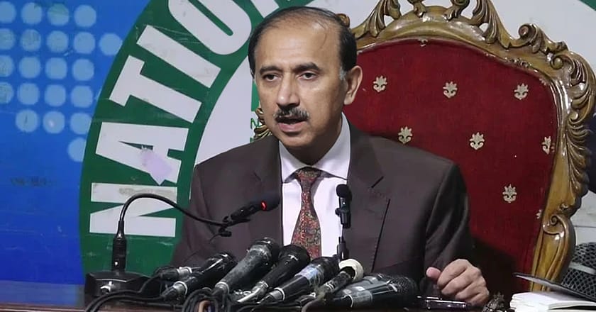 خواجہ آصف و عطاء تارڑ کے بیانات مذاکرات میں خلل ڈالنے کی کوشش ہیں: شعیب شاہین