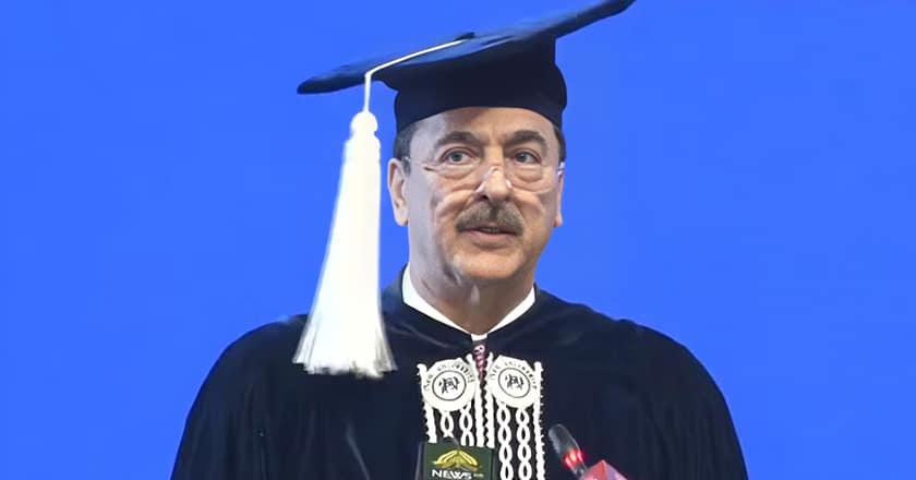 نصاب تعلیم کو دورحاضر کے تقاضوں سے ہم آہنگ کرنا ضروری ہے: یوسف رضا گیلانی