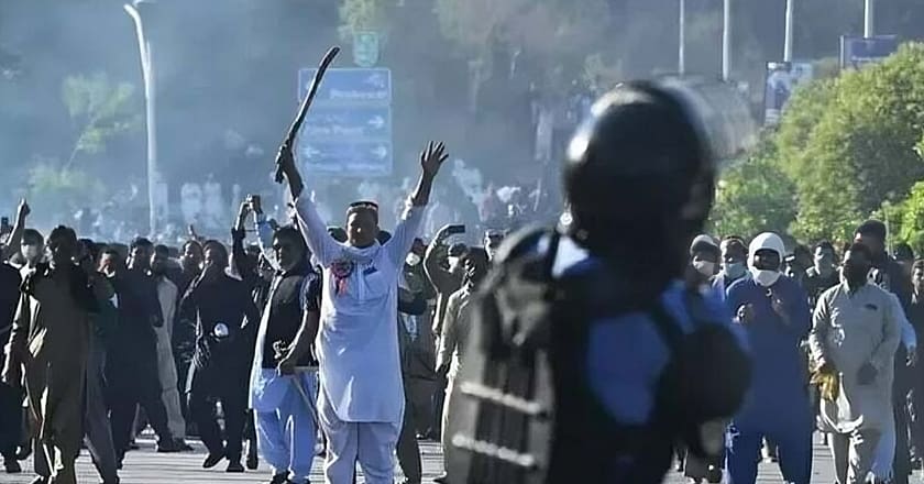 پی ٹی آئی کے پرتشدد مظاہرے، قانون نافذ کرنیوالے اداروں کا جانی و مالی نقصان