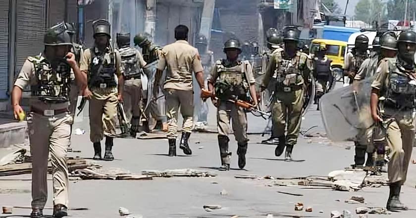 ہندواڑا میں نہتے کشمیریوں کے قتل عام کو 35 سال مکمل