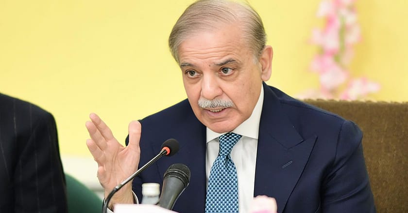 دہشتگردی کے عفریت کے مکمل خاتمے تک جنگ جاری رکھیں گے: وزیراعظم