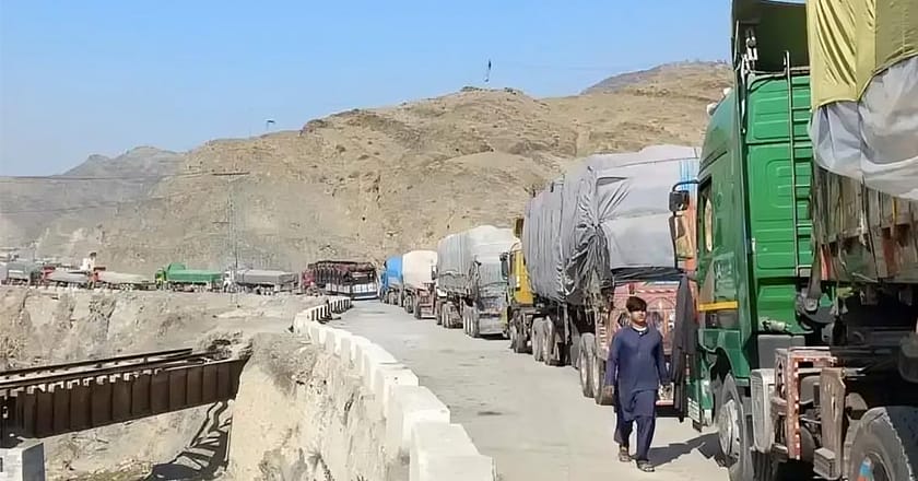 45 گاڑیوں پر مشتمل امدادی اشیاء کا قافلہ ٹل سے پارا چنار روانہ