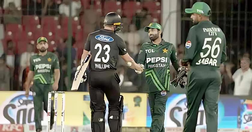 نیوزی لینڈ نے پاکستان کو 5 وکٹوں سے شکست دیکر سہ ملکی سیریز جیت لی