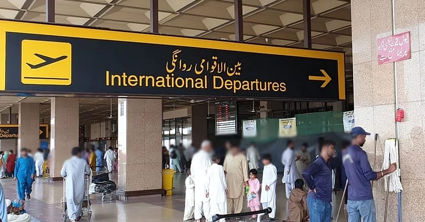 کراچی سے 17 ممالک کے 46 مسافر آف لوڈ