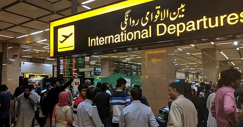سندھ کے 20 سرکاری افسران کے بیرون ملک جانے پر پابندی عائد
