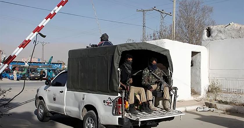 نوشکی پولیس موبائل پر نامعلوم افراد کی فائرنگ، 4 اہلکار جاں بحق