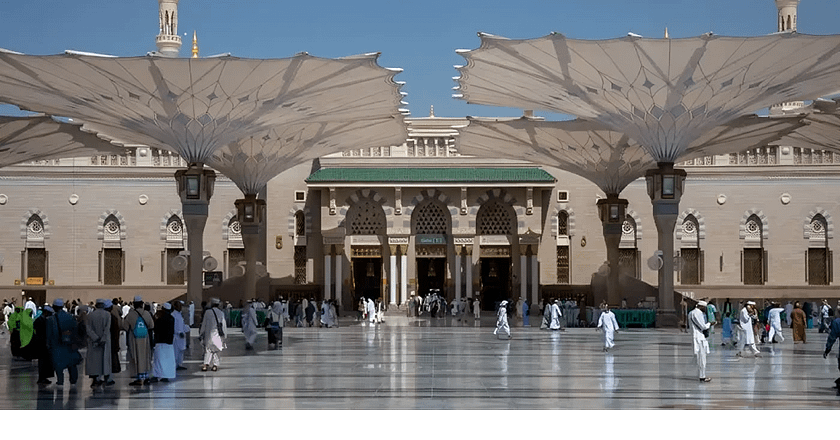 مسجد نبوی ﷺ کے گیٹ نمبر 100 میں فرسٹ ہاؤس نمائش