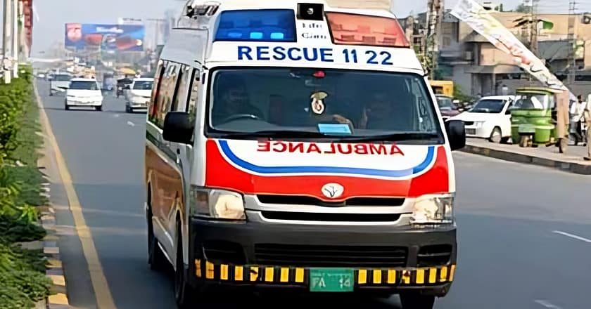 اسلام آباد: ریت سے بھرا ڈمپر رکشہ پر الٹ گیا، 4 افراد جاں بحق، 3 زخمی