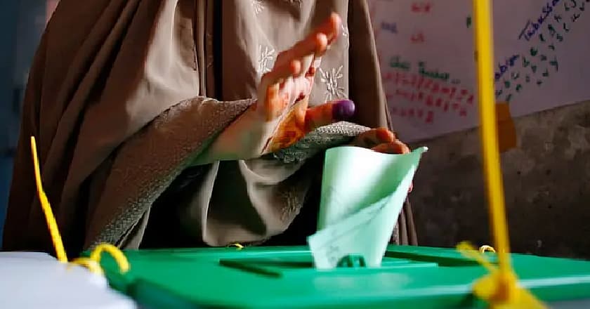 این اے 213 میں ضمنی الیکشن کیلئے پولنگ، کانٹے دار مقابلہ متوقع