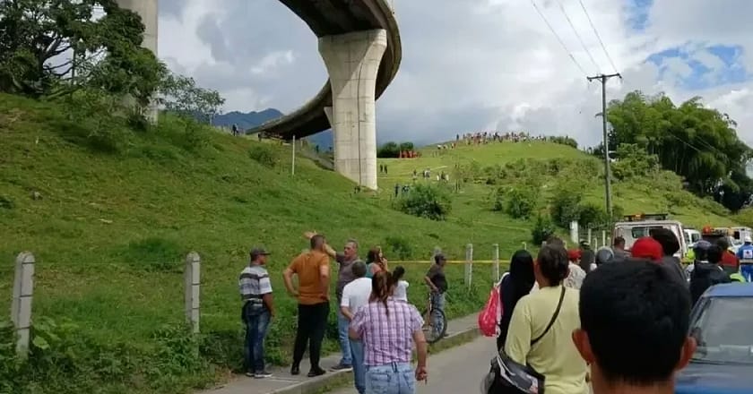 کولمبیا: یونیورسٹی کی بس کو حادثہ، 9 افراد ہلاک، 7 زخمی