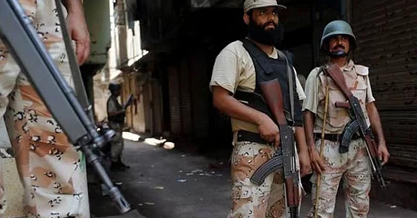 کراچی: رینجرز و پولیس کی افغان کیمپ سپر ہائی وے پر کارروائی