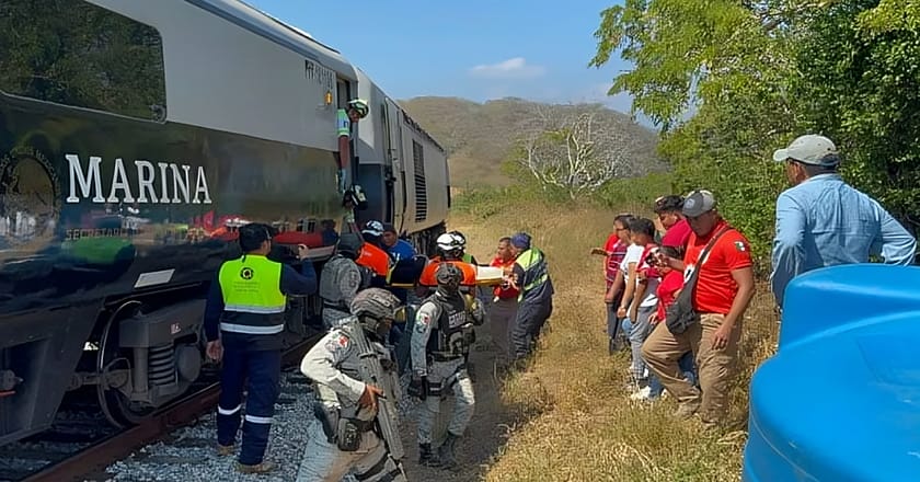 میکسیکو میں ٹرین پٹری سے اتر گئی، 13 افراد ہلاک اور 98 زخمی