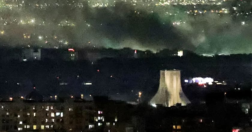 تہران پر امریکا و اسرائیل کی شدید بمباری، شہری خوف و ہراس میں مبتلا، انٹرنیٹ بندش سے حالات مزید سنگین